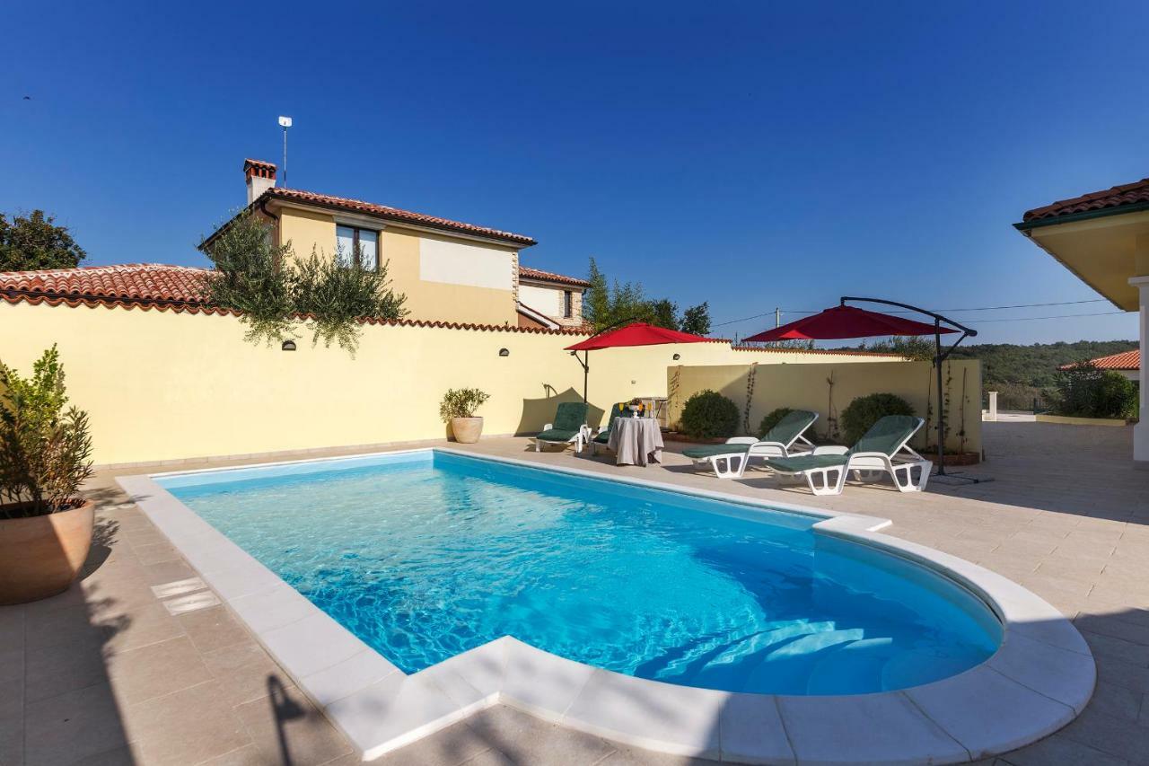 Villa Monique Воднян Екстериор снимка