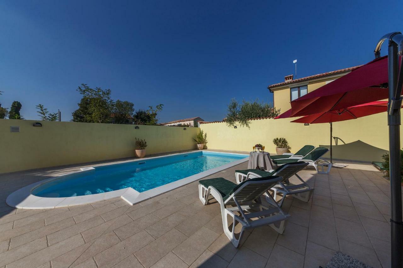 Villa Monique Воднян Екстериор снимка