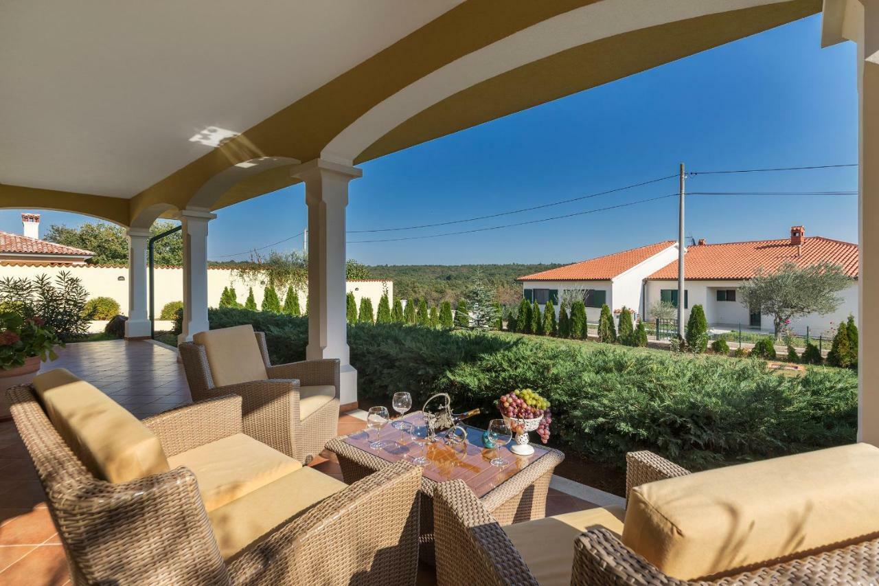 Villa Monique Воднян Екстериор снимка