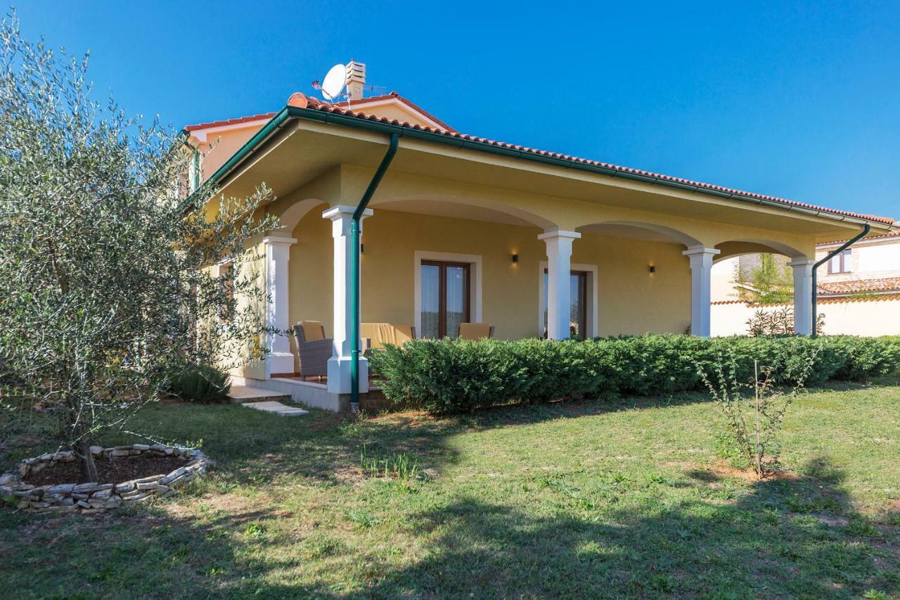 Villa Monique Воднян Екстериор снимка