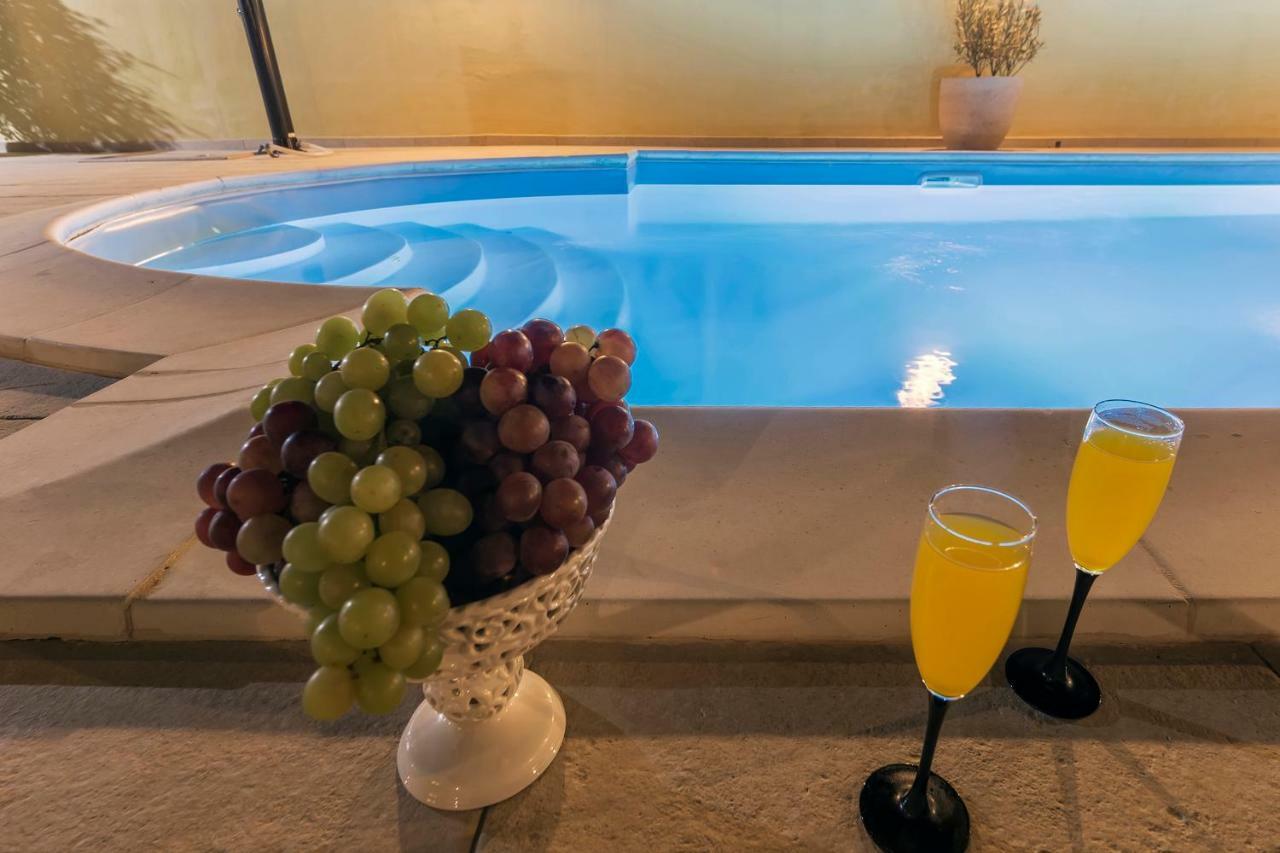Villa Monique Воднян Екстериор снимка