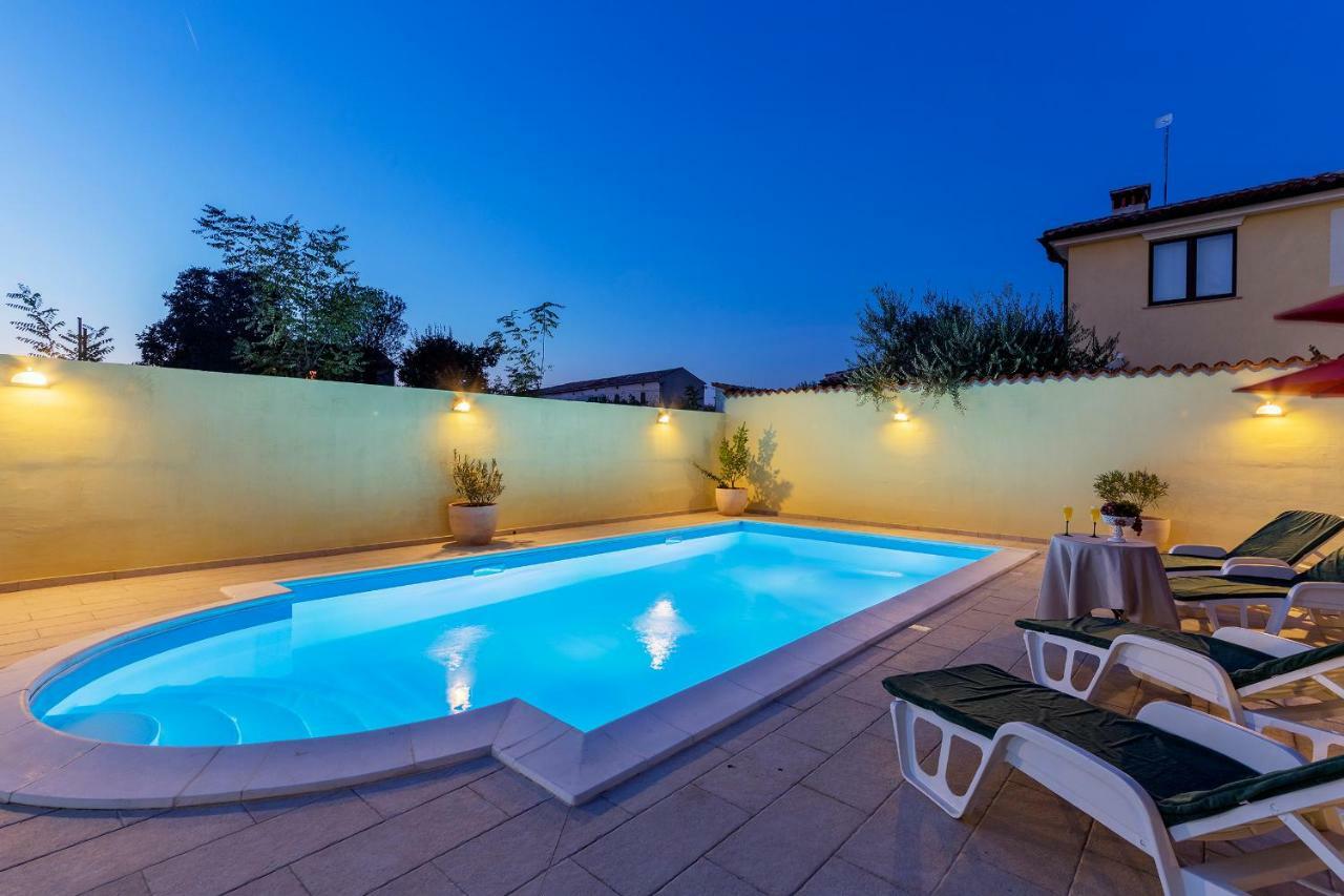 Villa Monique Воднян Екстериор снимка