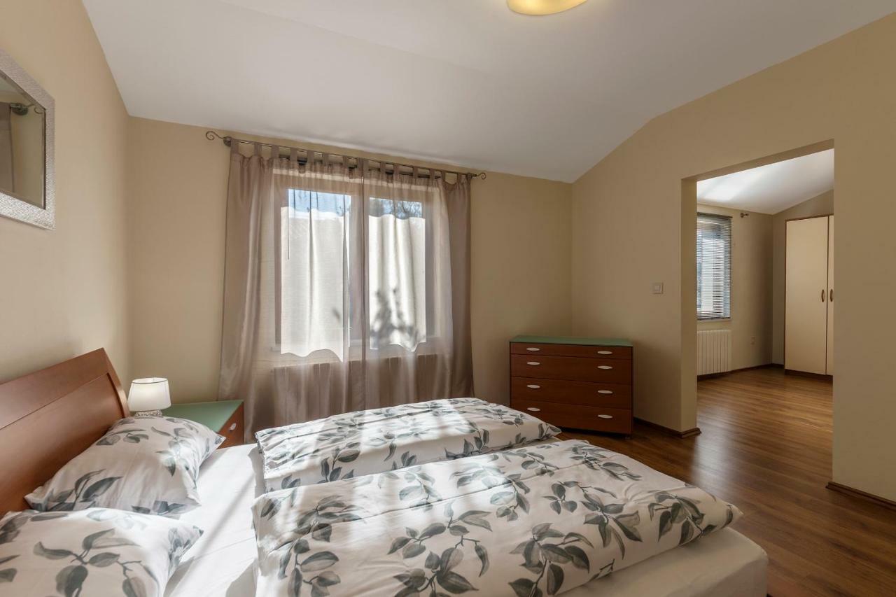 Villa Monique Воднян Екстериор снимка